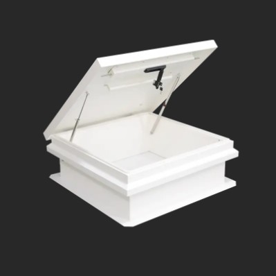 Bagaimana cara mengatasi kebocoran air di sekitar jendela atap loteng?